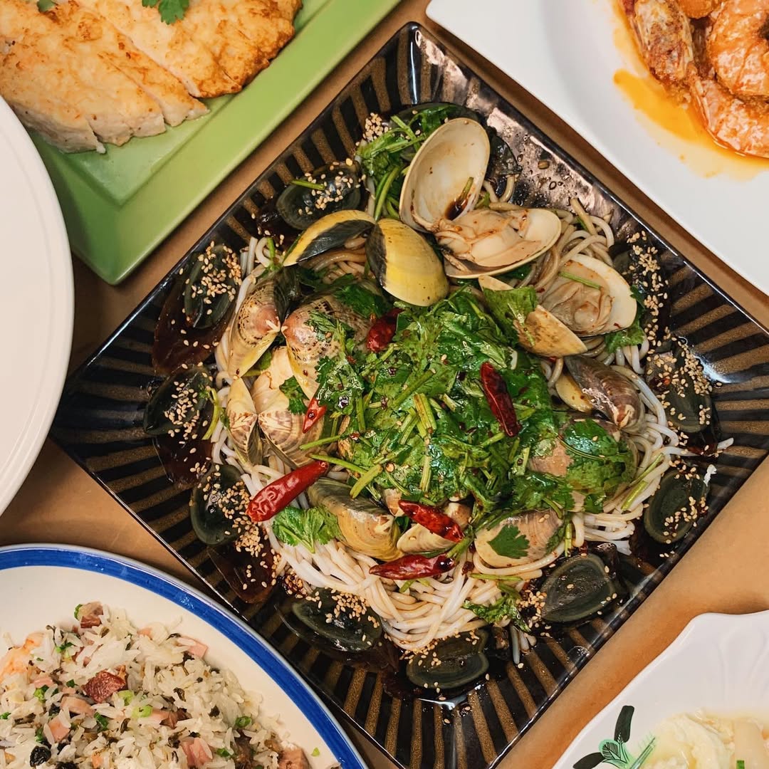 涼拌皮蛋黃金蜆米線(麻辣)